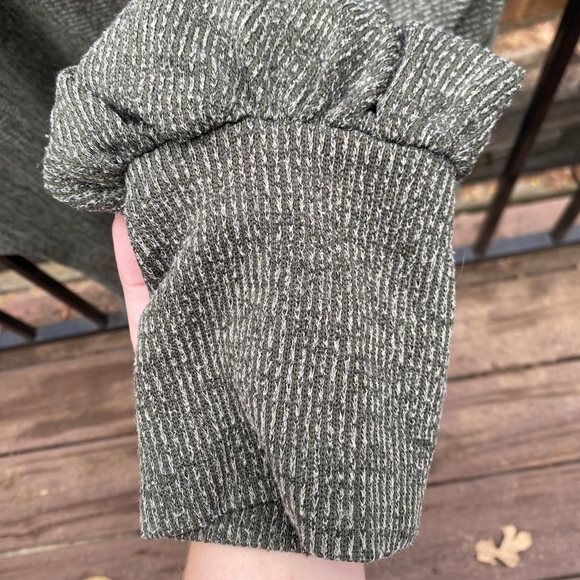 Max Studio Sweater - Picture 3 of 4